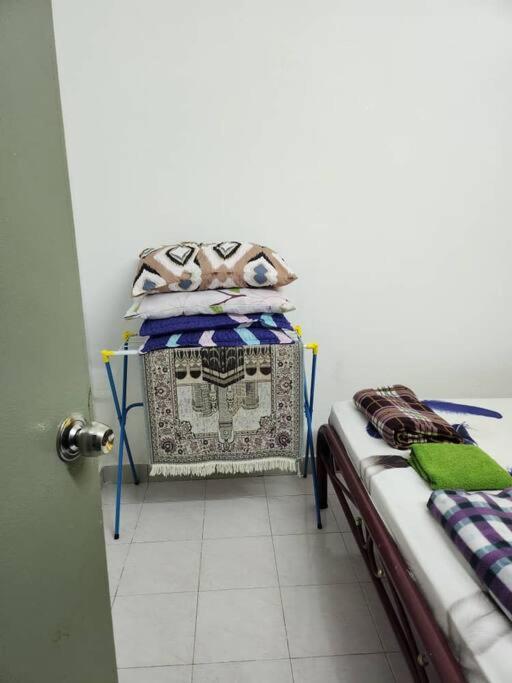 Villa D'Haja 61 Klia Sepang With 3 Airconds & Wifi Banting  Exterior foto